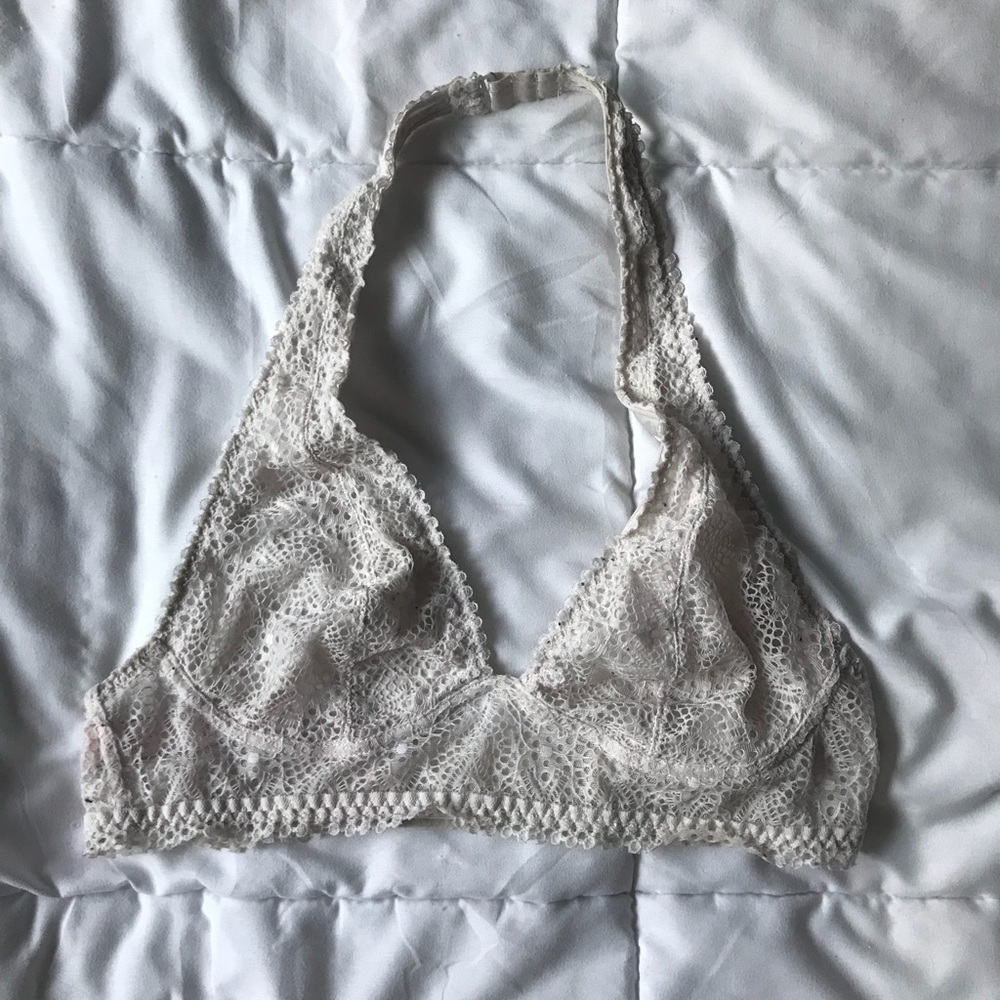 VICTORIA’S SECRET Cream Bralette